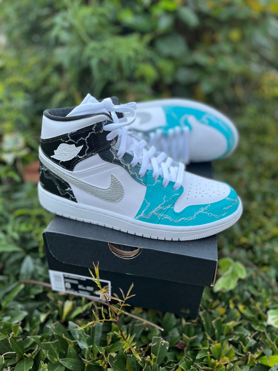 Custom jordan 1 retro best sale